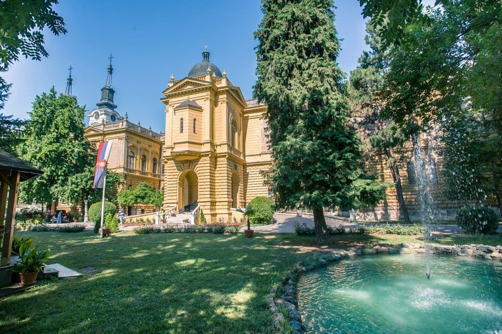 Patrijaršijski dvor i uređena bašta u Sremskim Karlovcima