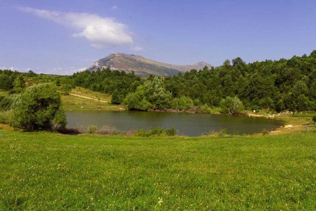 Vrmdžansko jezero pod padinama Rtnja kod sela Vrmdža